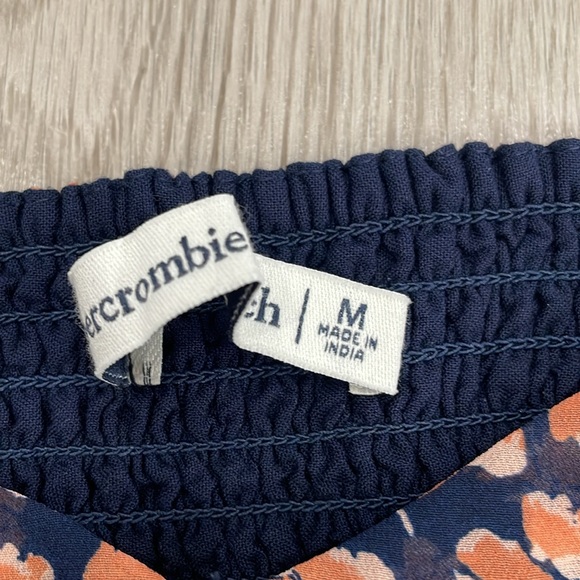 Abercrombie and fitch top - Picture 2 of 3